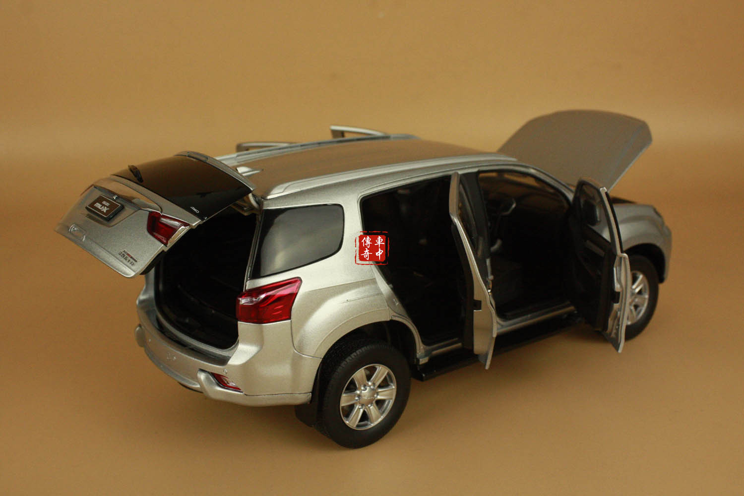isuzu mux diecast model