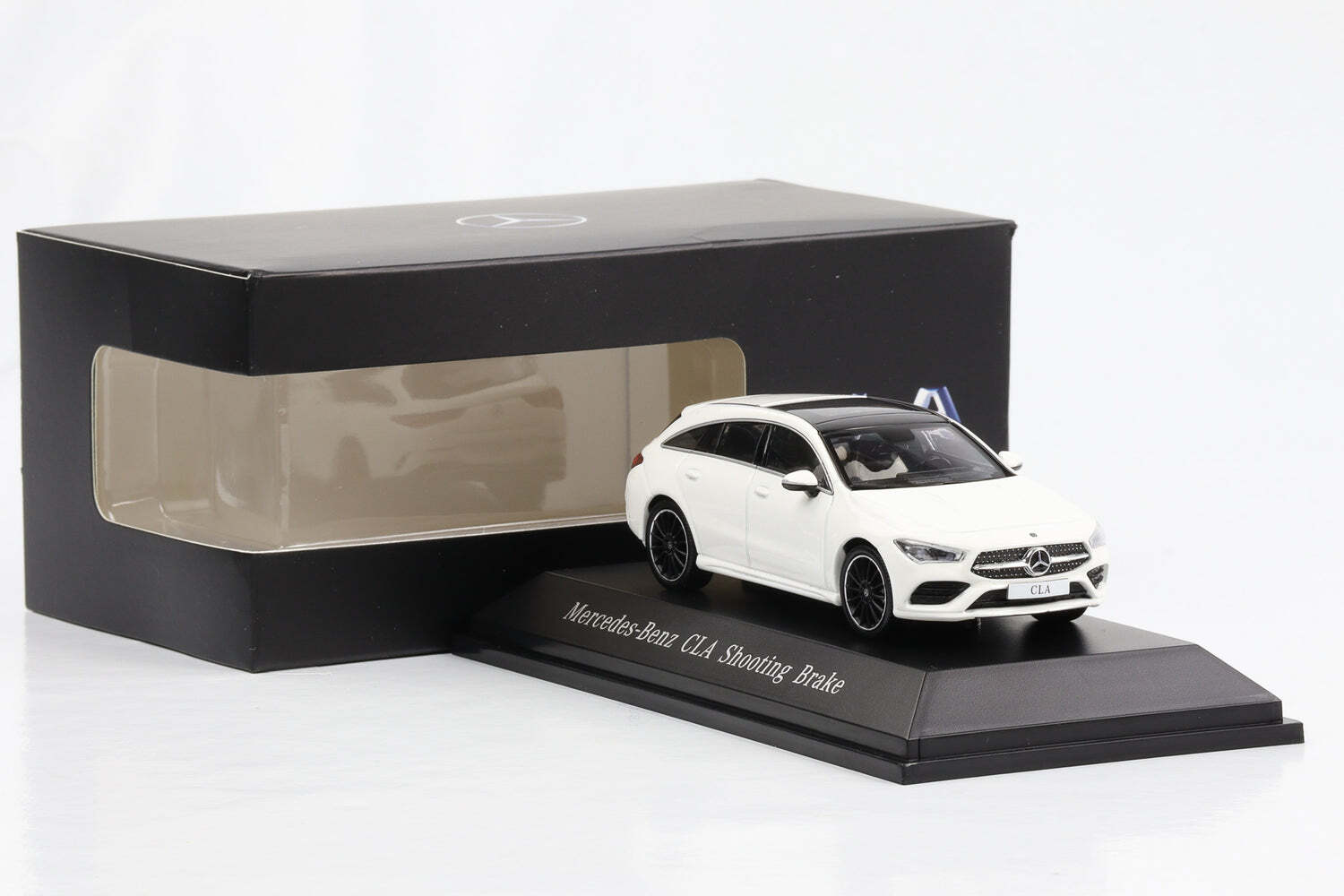 1:43 Spark Mercedes-Benz CLA X118 2019 Shooting Brake