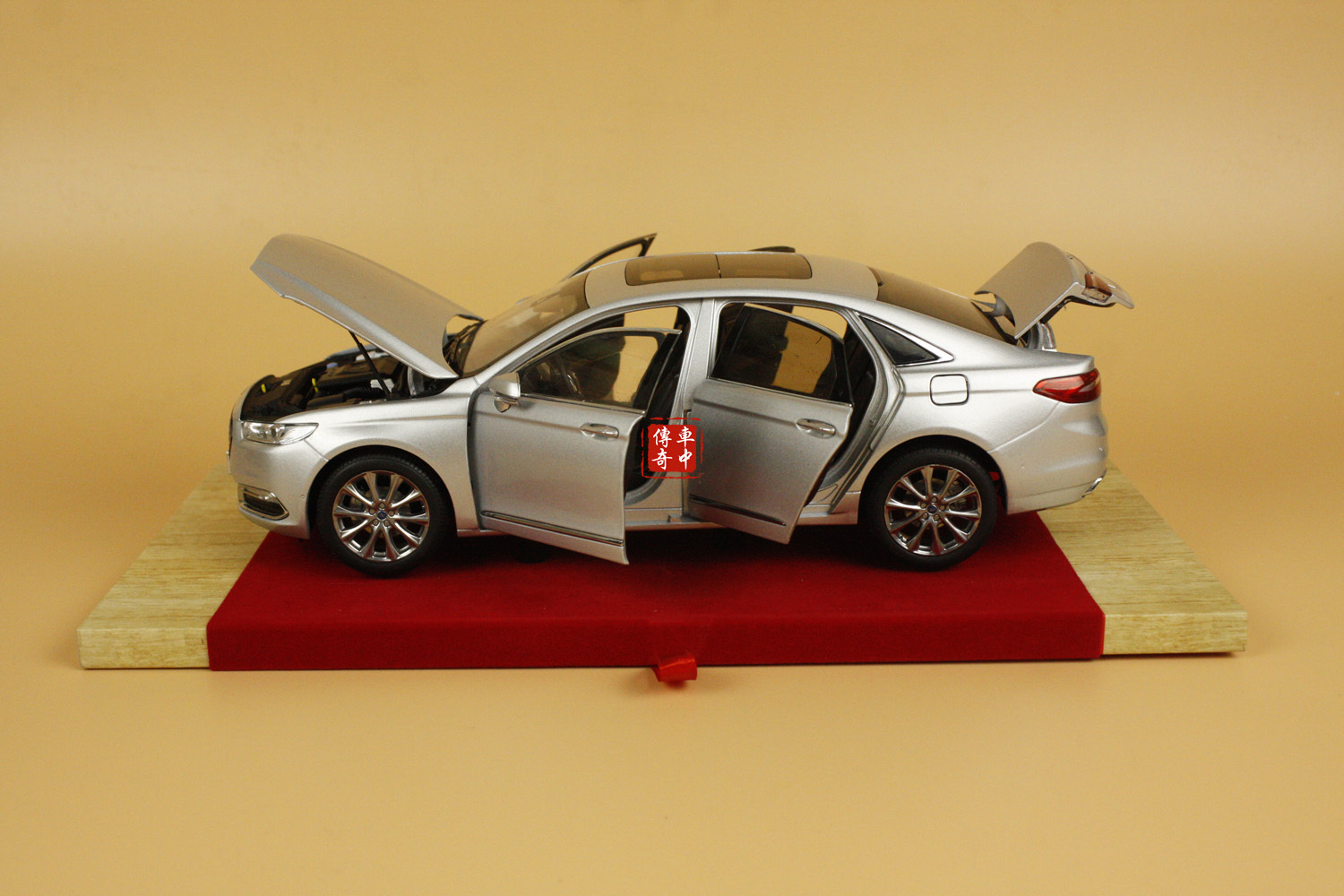 ミニカー Ford Taurus and Tool Box #13 1:18 FORD Taurus diecast model | eBay