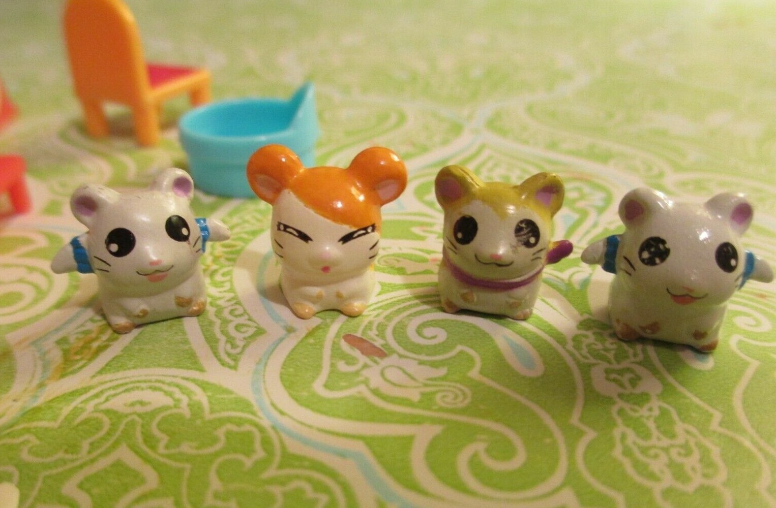 Hamtaro Mini Figures with Furniture!