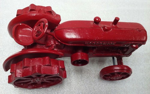 CAST IRON McCORMICK W-9 TRACTOR TOY LARGE 9'' By Independent Custom Mfg. 4lbs