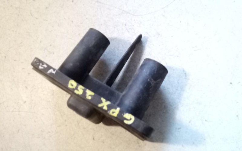 Kawasaki Gpx 250 Plastic Airbox Part