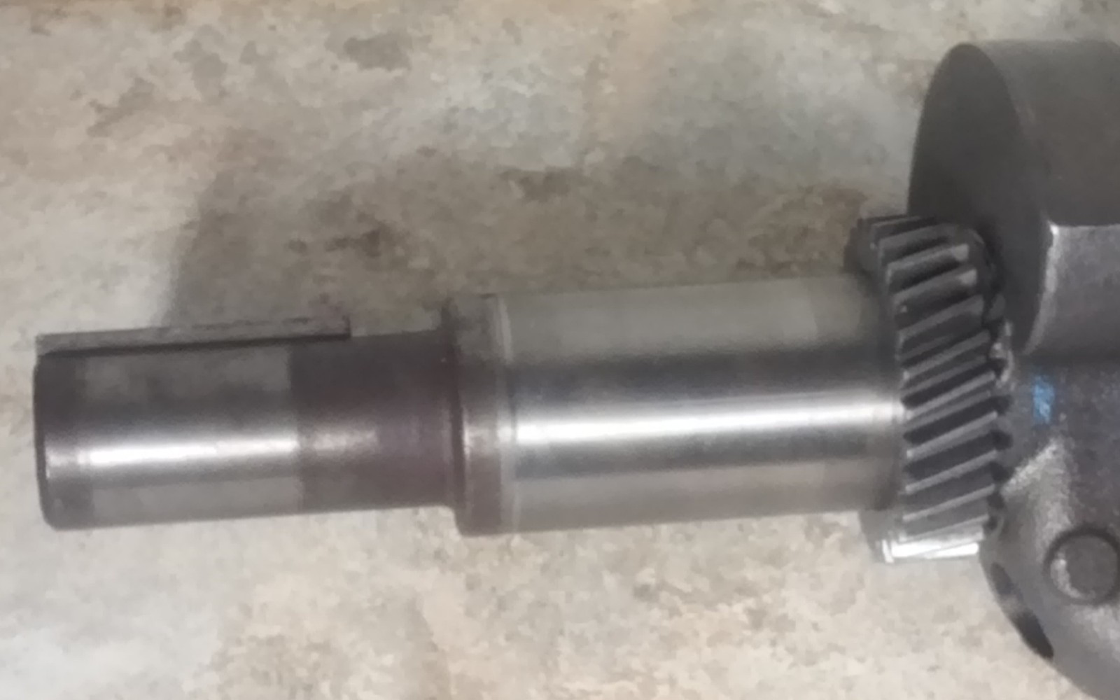 CRANKSHAFT and timing gear from a Tecumseh HMSK80 Snow blower engine