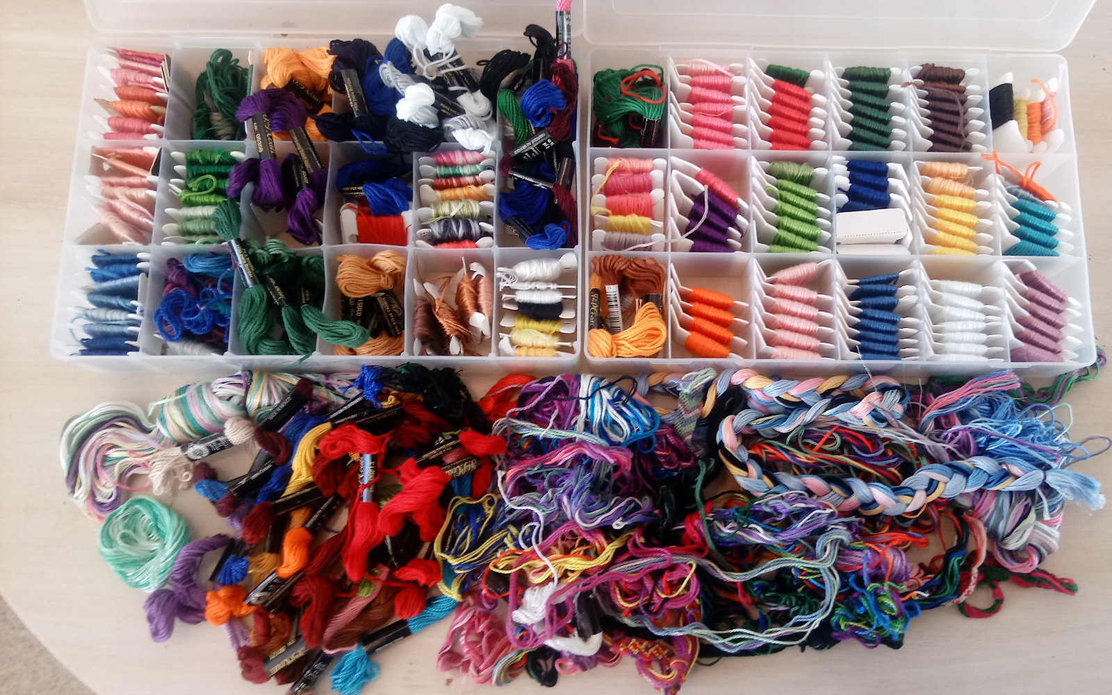 2 Embroidery Floss Color Caddy Organizers 150 cards+40 skeins Coats Craft Thread