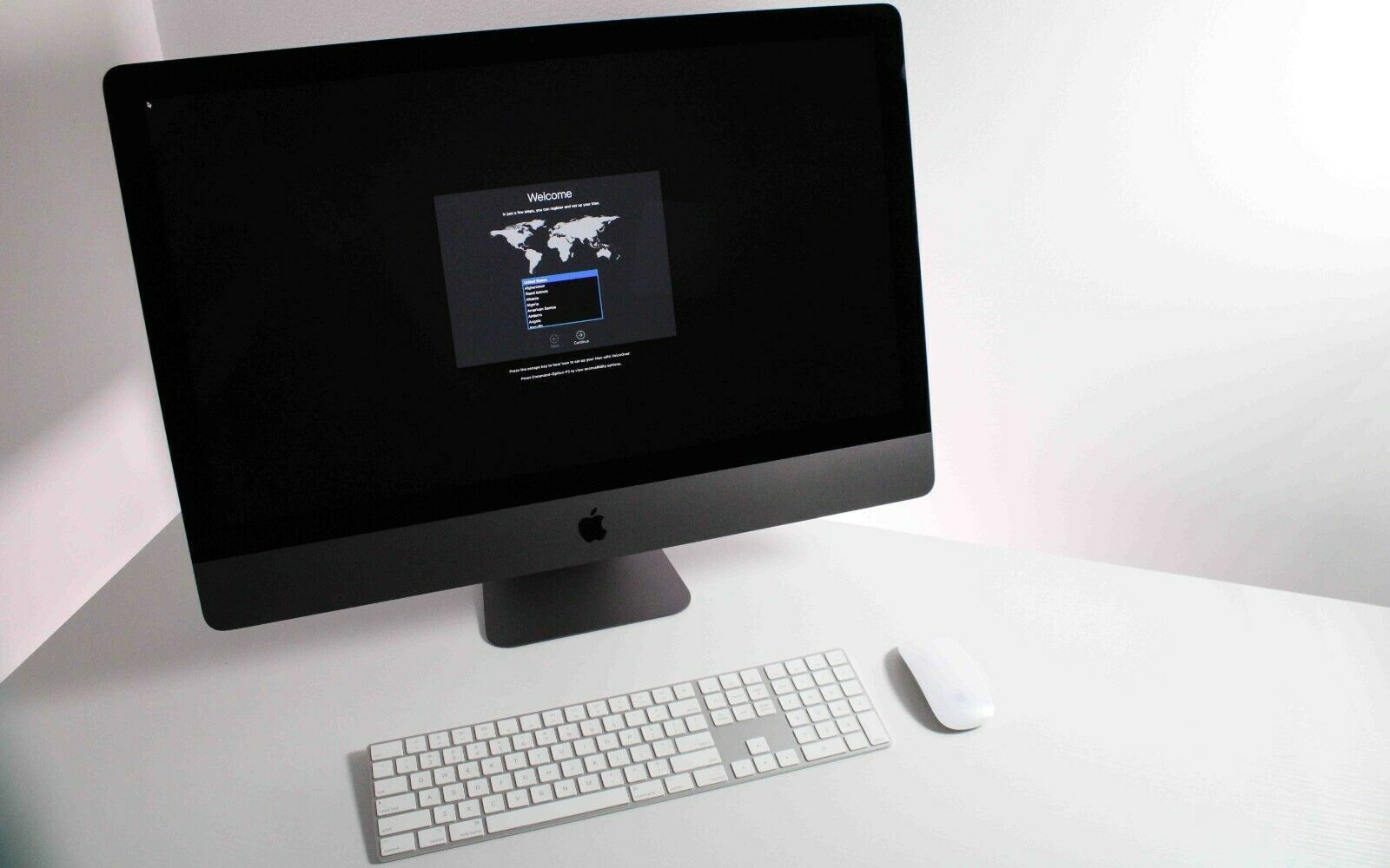 27-inch iMac Pro 2017 3.2GHz 8-core Intel Xeon Retina 5K 27-inch iMac Pro 2017 3.2GHz 8-core Intel Xeon Retina 5K