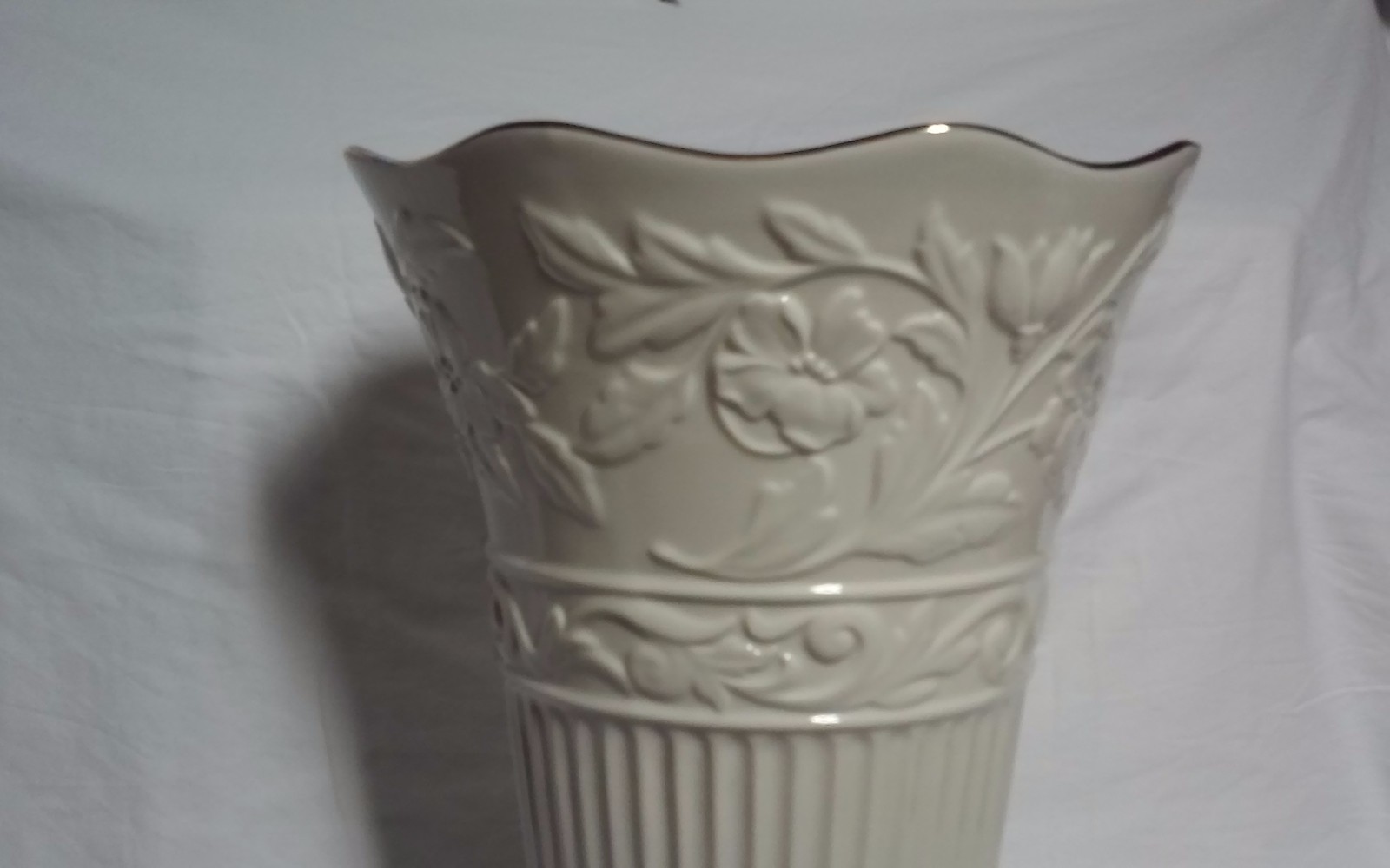 Lenox Porcelain Gold Rim Flower Vase 16
