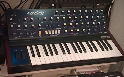 Behringer Monoply Synthesizer, Boxed