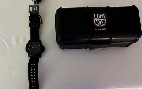 Luminox 7051 ブラック アナログ時計 Luminox 7051 ブラック アナログ時計