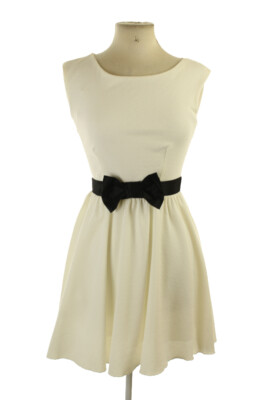 

Текстурированное платье Speechless Ivory Junior с вырезом и бантом на спине, Цвет слоновой кости