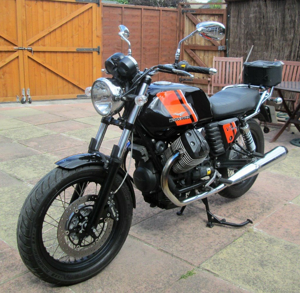 Moto Guzzi V7 special, (2013)