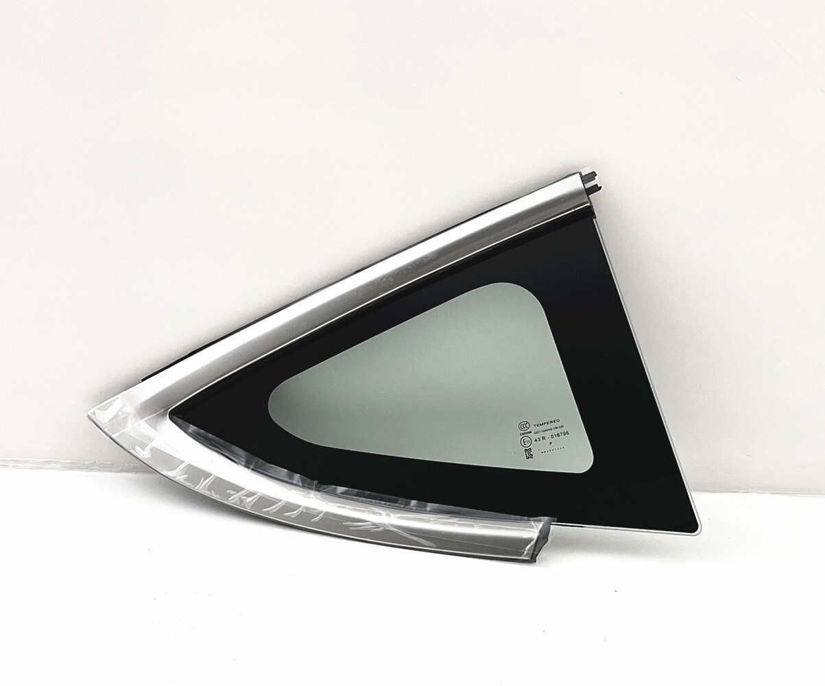 Passenger/Right Chrome Moulding Quarter Window Glass For 2017-2023 Tesla 3 Sedan