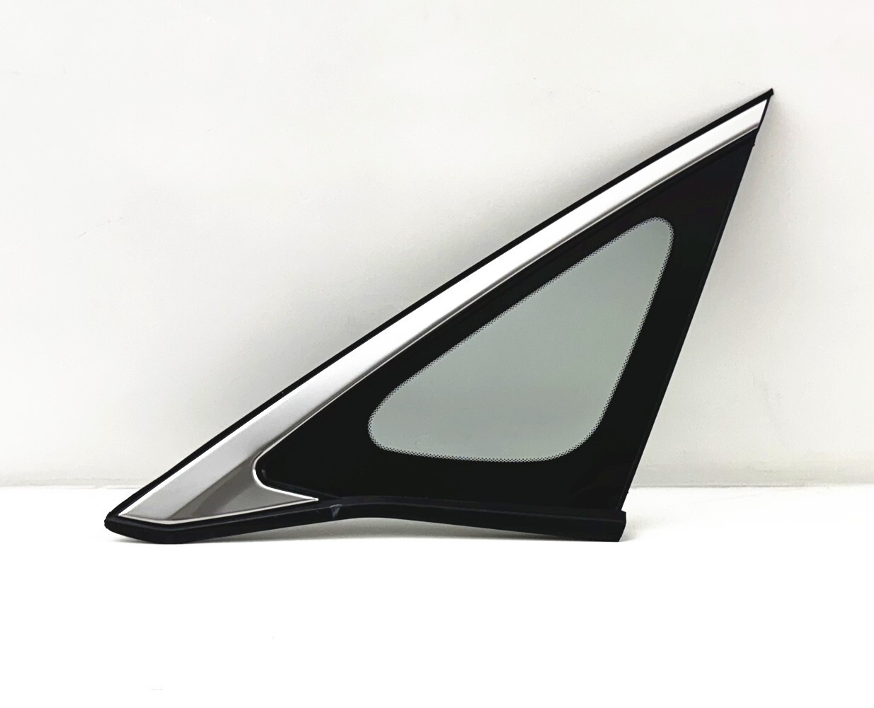 Passenger/Right Quarter Window Glass Chrome Mold. For 22-26 Honda Civic Sedan
