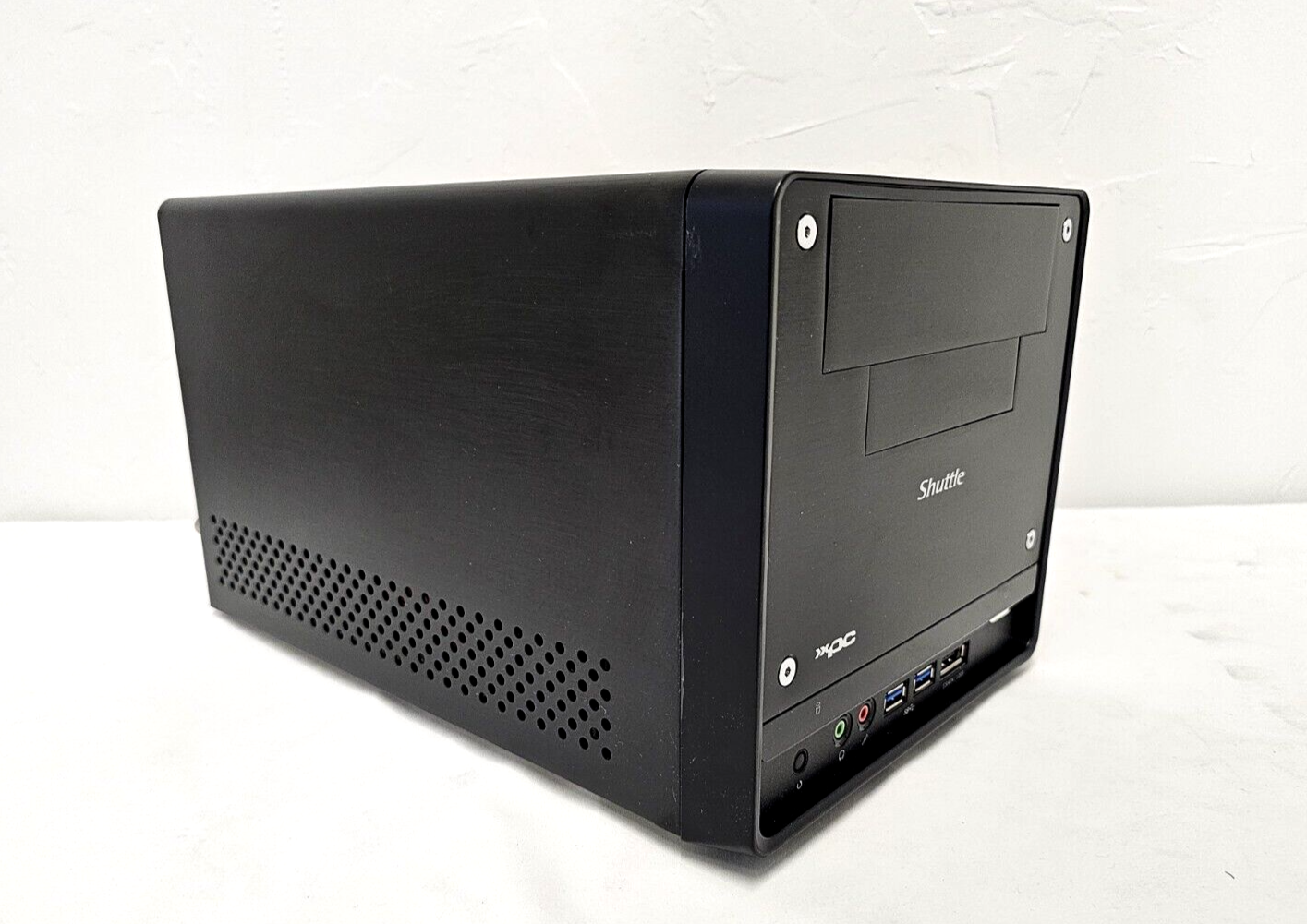 キューブ型デスクトップPC(SHUTTLE XPC SH67H3) Shuttle Global || SH67H3 - Specifications