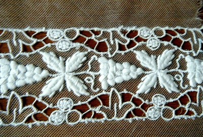 17cm Wired scallops border trim lace new 5 yards lot ivory lace trim faux silk quality wedding dress Sewing lace!