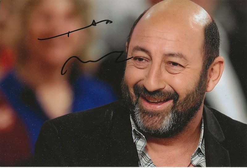 Autographe Sur Photo : Kad Merad ( 19 X 12,5 )