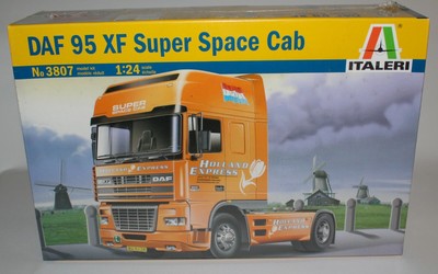 Italeri Model 3807 ☆ DAF 95XF Super Space Cab Truck Tractor 1/24 Scale NIB