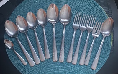 ONEIDA LTD OCEANIC Stainless 12 PIECE ~ 8 ASSORT SPOONS , 3 DINNER FORKS 1 SALAD