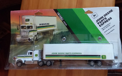 John Deere Parts Express Truck Ertl #5535 NIP