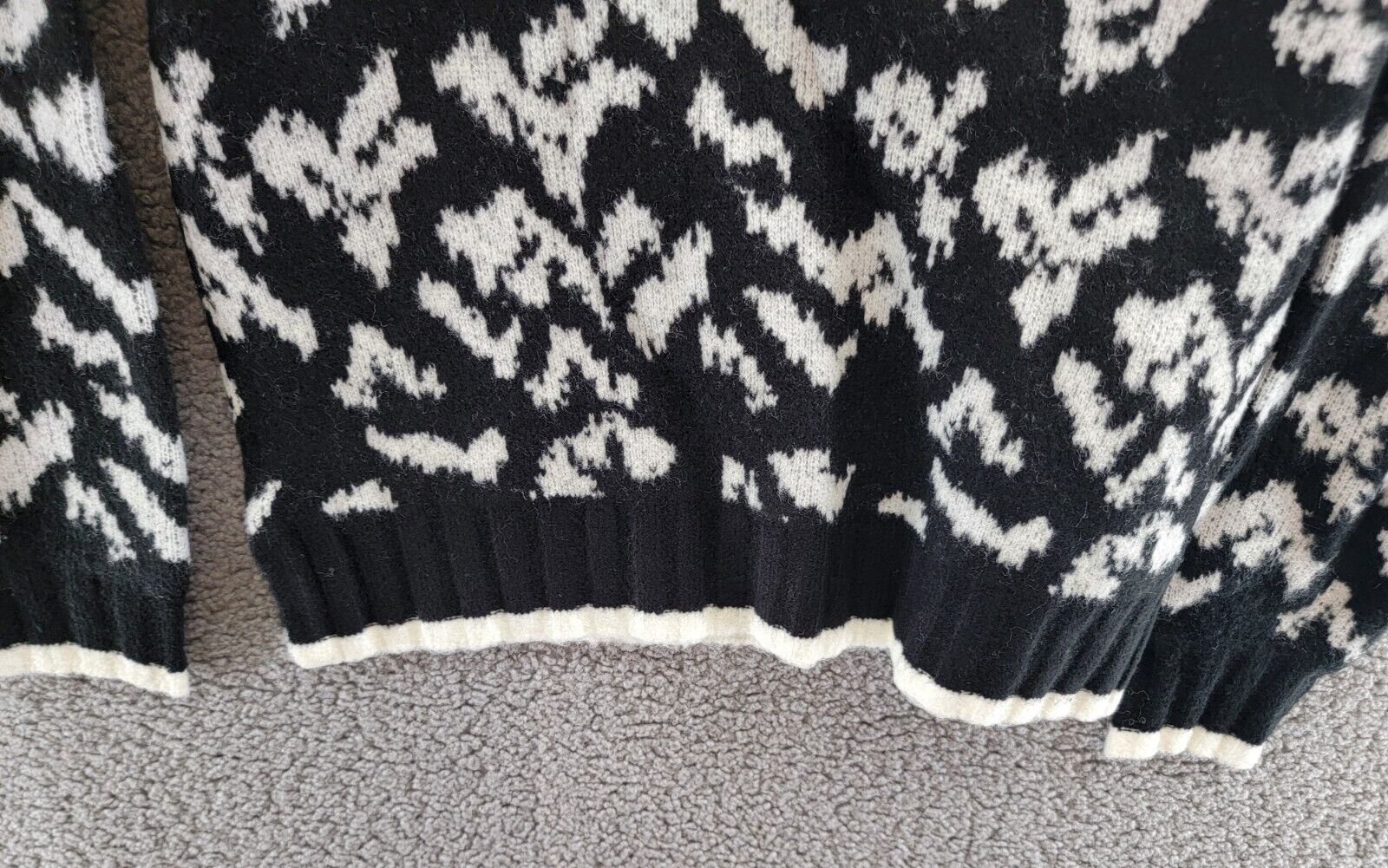 AQUA Animal Print Mock Neck Sweater Women's XS Black/Ivory Pullover Style L/S - Picture 10 of 15