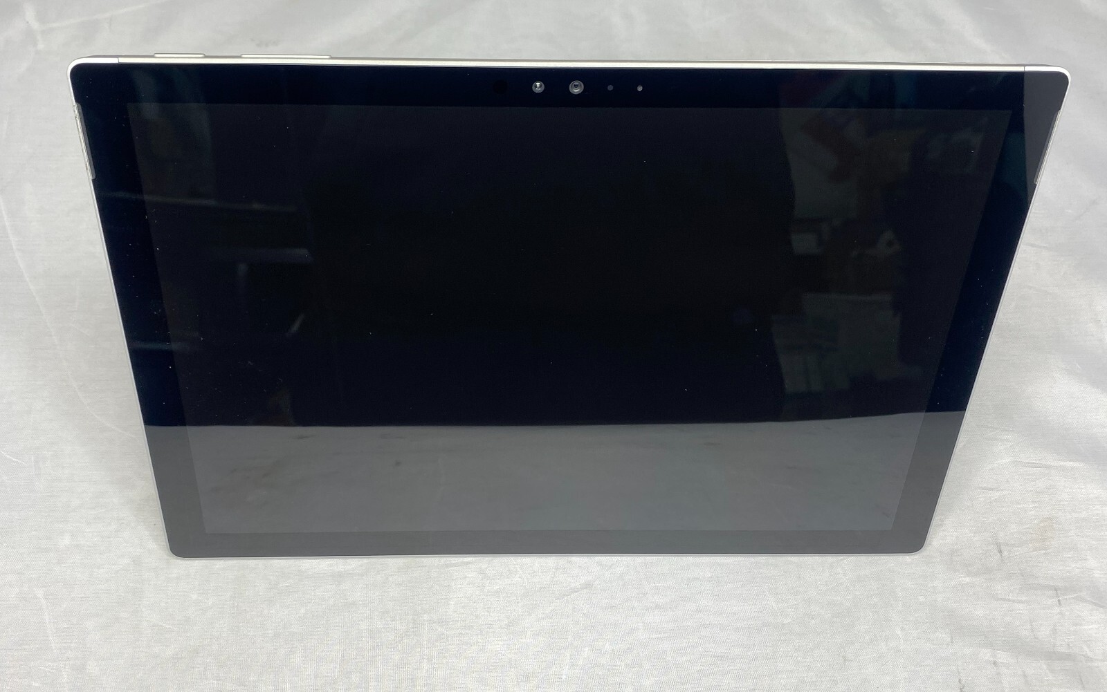 Microsoft Surface Pro 4 (8GB ,Intel I5 , 256GB) - platinum