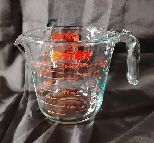 Pyrex 2 Cup Glass Measuring Cup USA 4 1/2”(H) 4 5/8