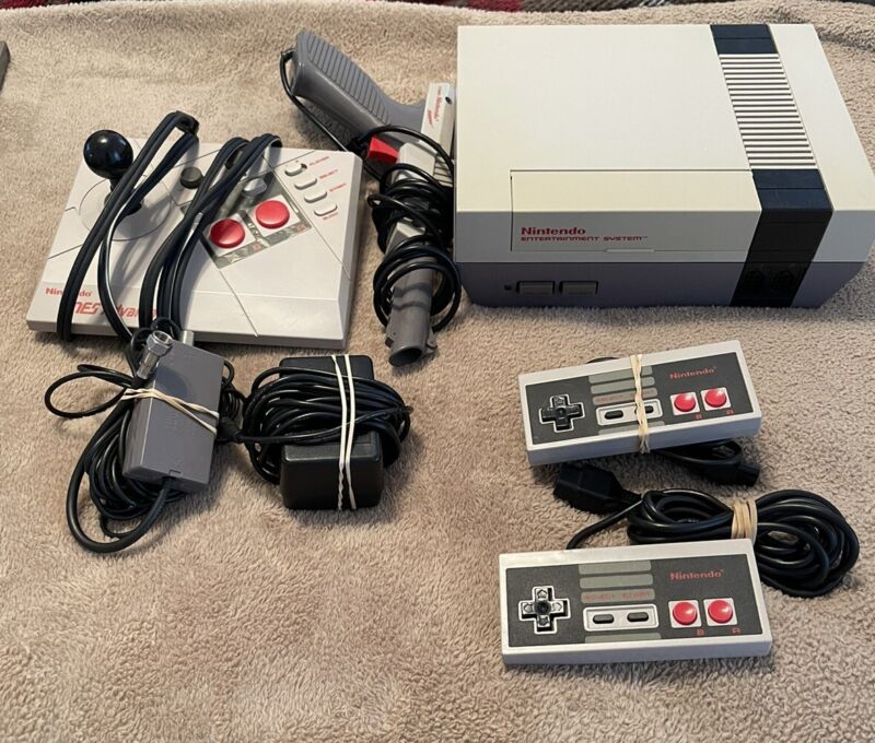 Bundle Nintendo Entertainment System Console 11 Games Accessories- NOT TESTED