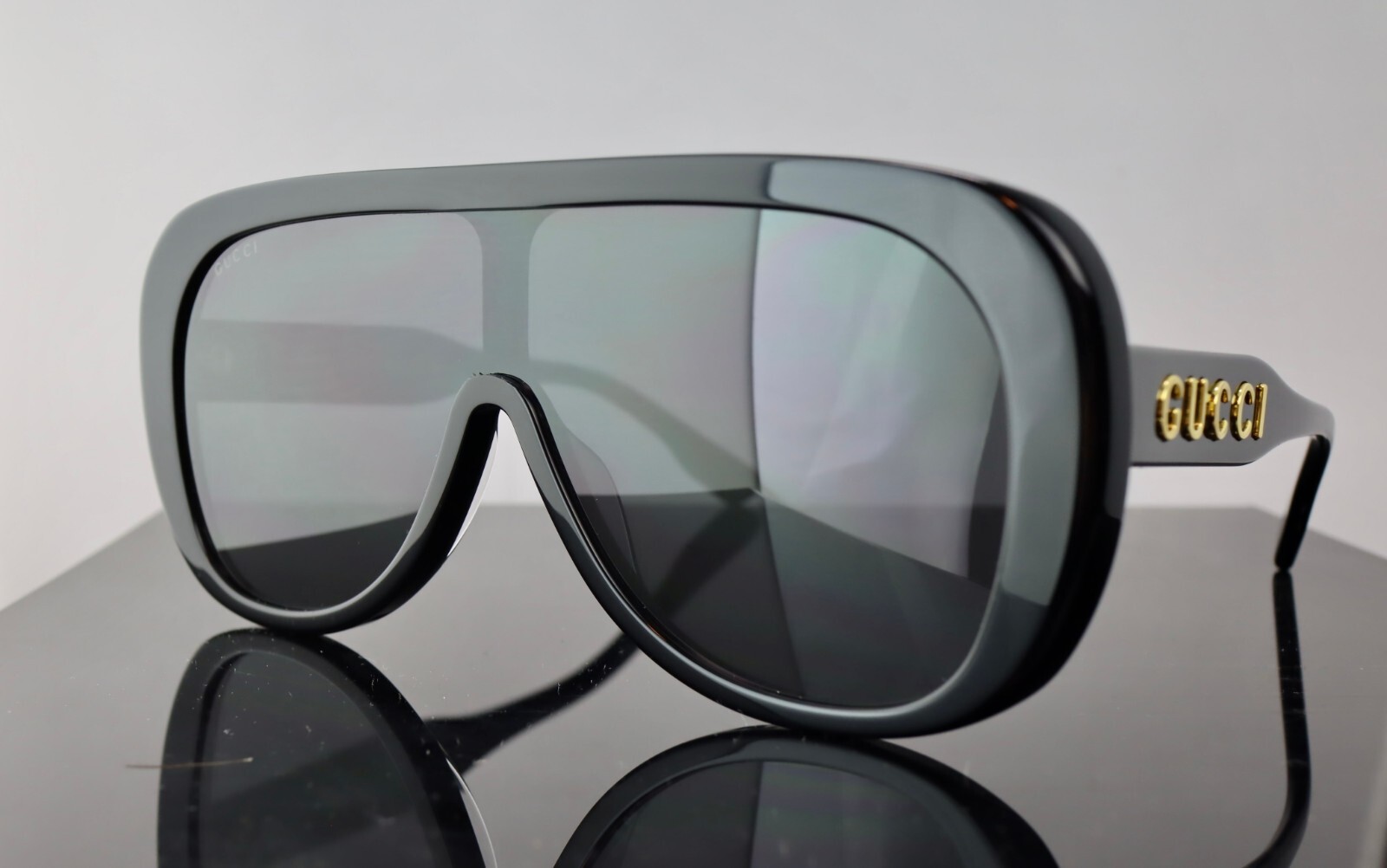 Pre-owned Gucci Gg1370s Black / Grey Lens Pilot Oversized Sunglasses 100% Uv In Gray