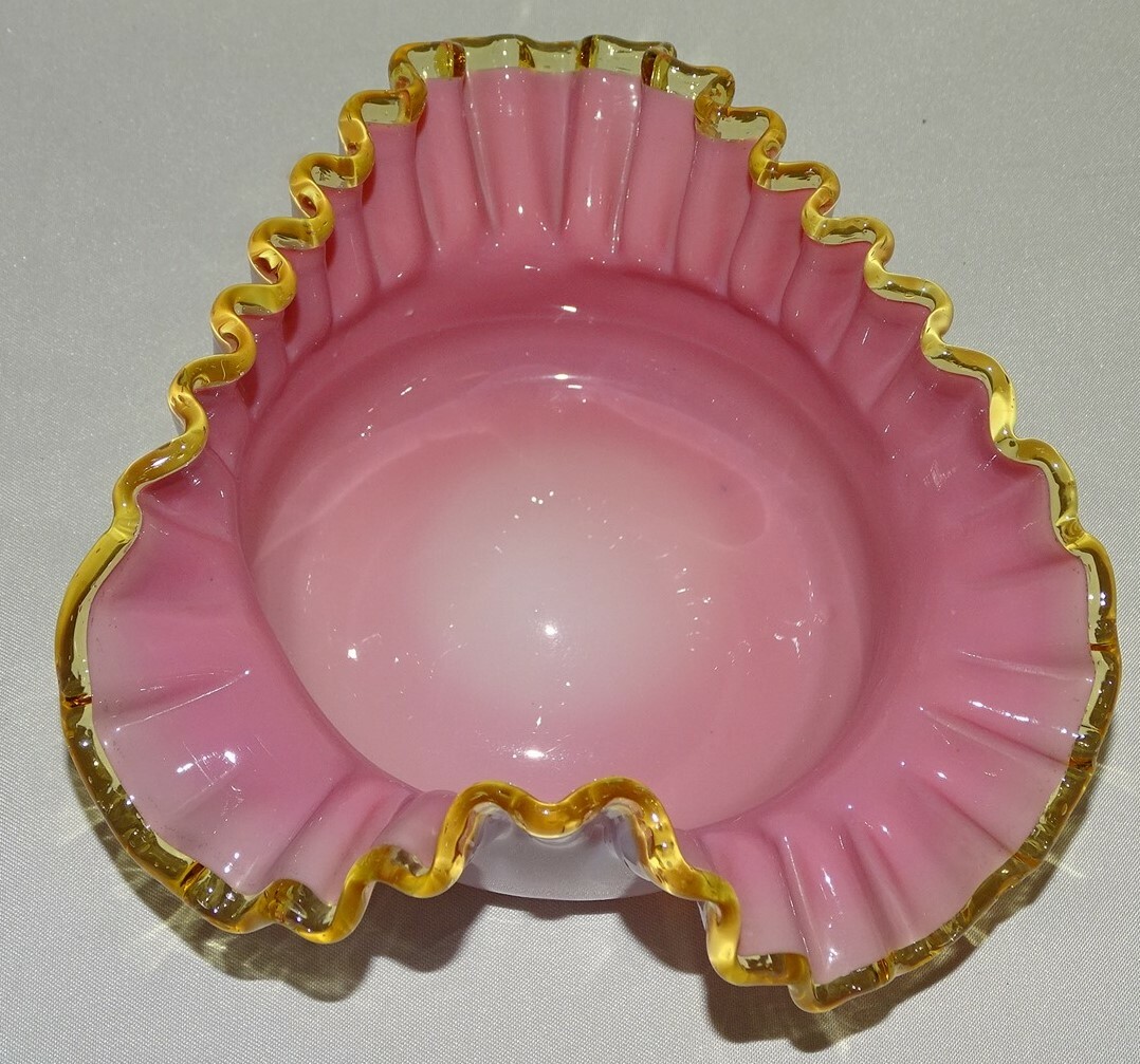 triangle-peach-blow-and-gold-crest-bowl-candy-6