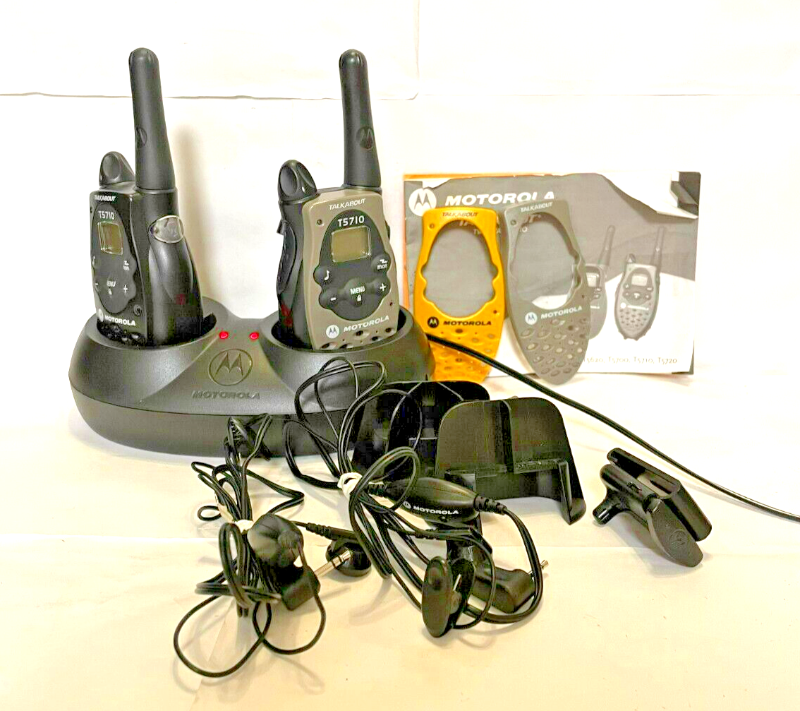 Motorola T5710 Walkie/Talkies & Accessories Excellent Vtg. C