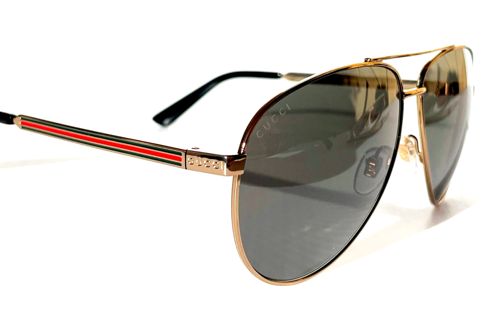 Pre-owned Gucci Gold Aviator With 61mm Red Green Frame W Grey Lens Sunglass Gg0137s In Gray