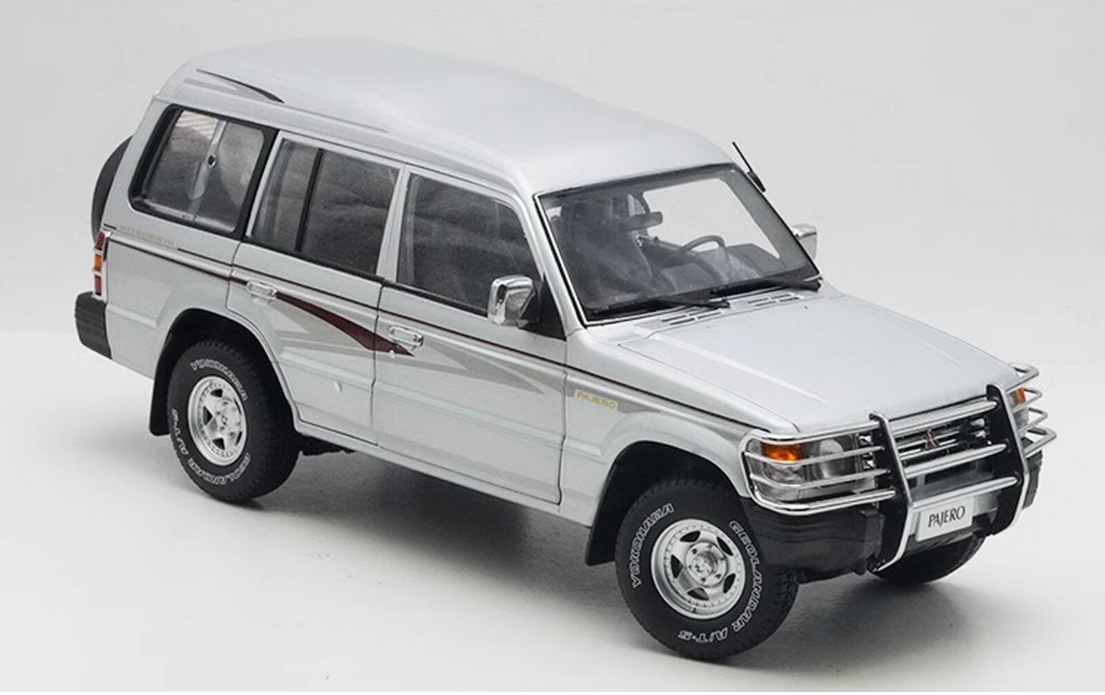 MITSUBISHI パジェロ ラリーカー 1/18　ミニカー Amazon.co.jp: キョウショウエッグ 1/18スケールRC ダカール