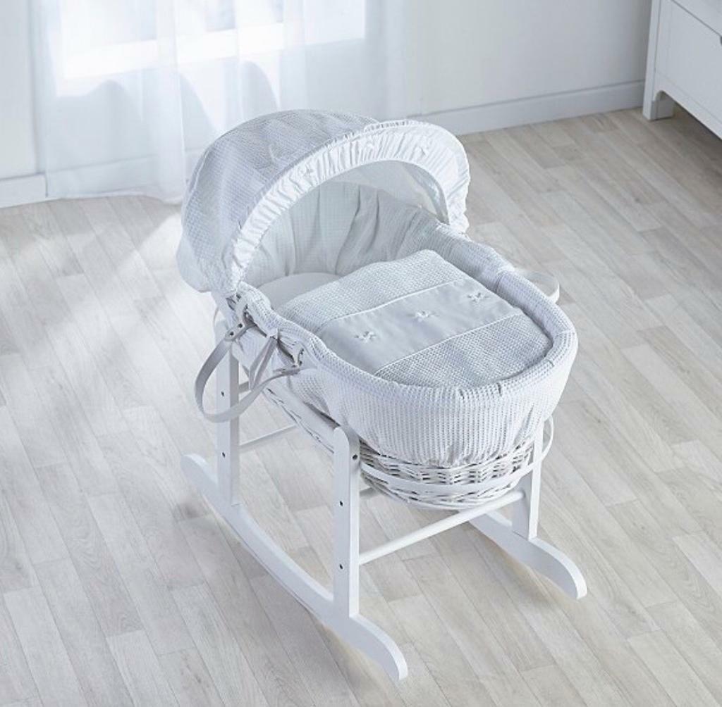 White Moses basket and stand in Coulsdon, London Gumtree