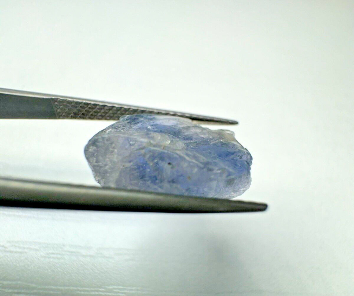 Sapphire Sky Blue clean  faceting rough gemstone Tanzania 8.53 carats