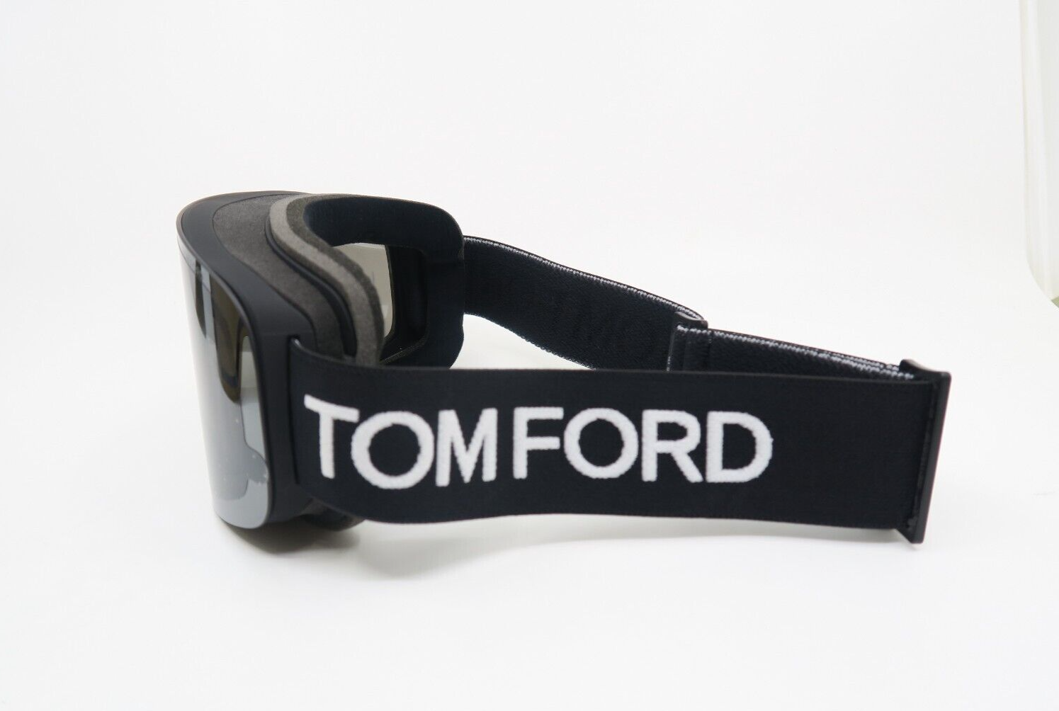 Pre-owned Tom Ford Tf1124 001c Ski Goggles Interchangeable Grey/bronze Photochromic Mask In Grey And Replacement Bronze.