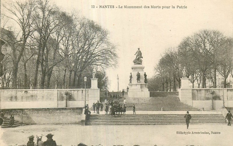 Cp Nantes Monument Aux Morts Anime - C 12746