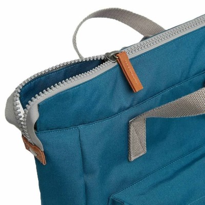 ROKA ROKA UNISEX BANTRY B MEDIUM SUSTAINABLE CANVAS BACKPACK - MARINE BLUE