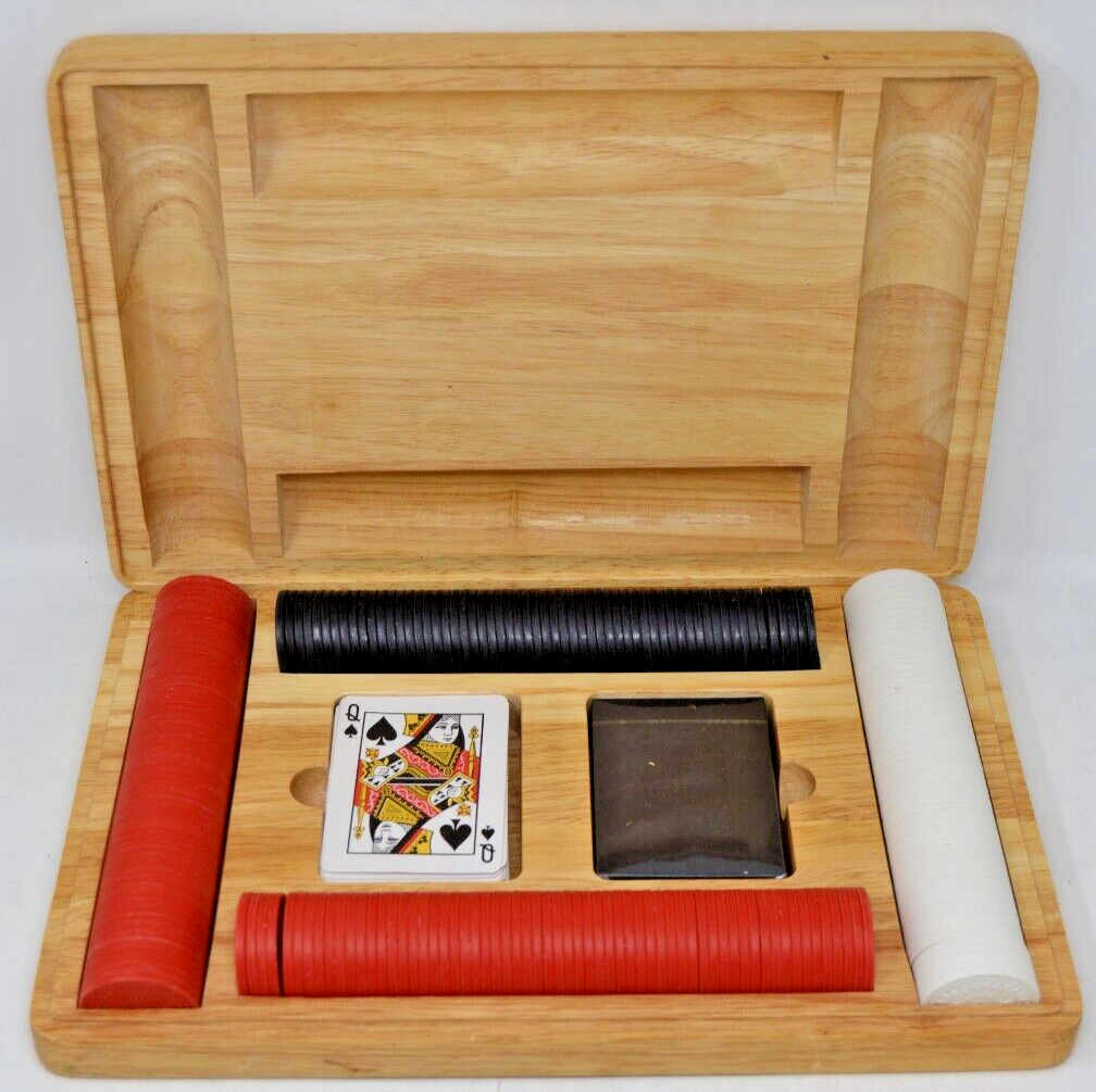 Vintage Marlboro Poker Set 240pc Branded Chips Wooden Vintage Marlboro Poker Set 240pc Branded Chips Wooden