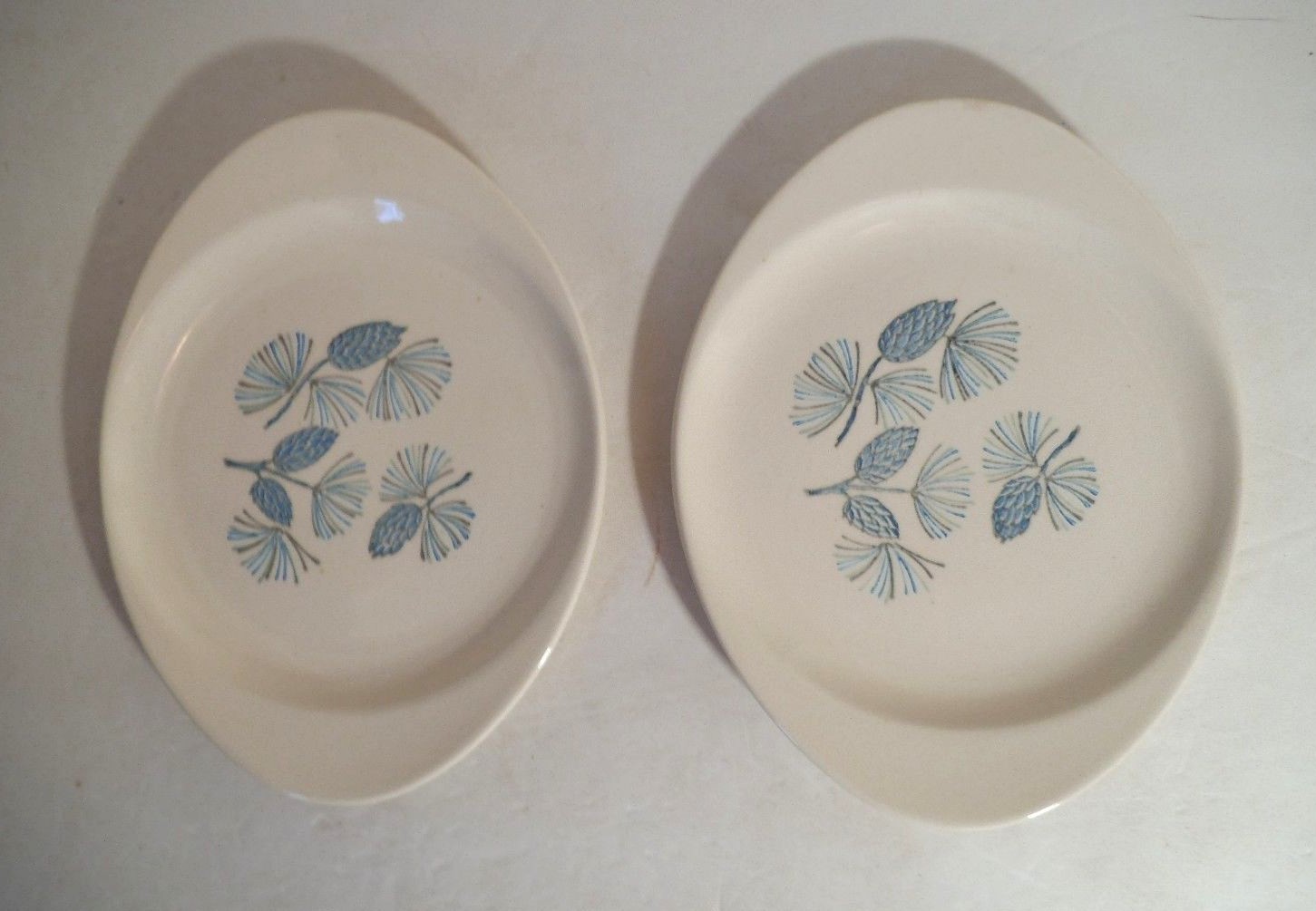2 Vintage Stetson Marcrest Pottery Blue Spruse Oval Relish Trays Pine Cone