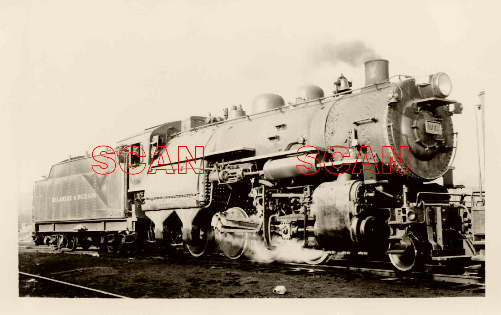 1B877 RP 1947 DELAWARE & HUDSON RAILROAD 2-8-0 LOCO #1061
