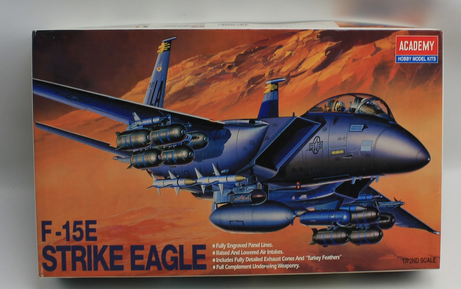 S F-15e Strike Eagle 1:72 Scale Model Kit
