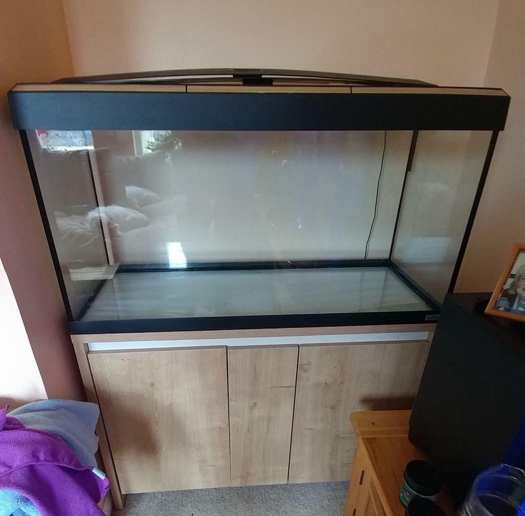 Fluval Roma 200 LED with plus free jewel Rio 240 without