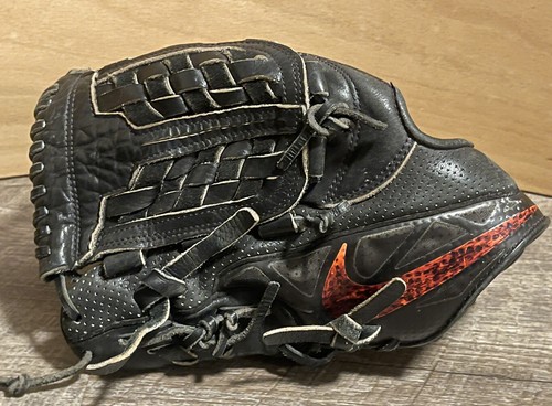 新品 NIKE 野球グローブ MVP SELECT GLOVES What Pros Wear: What a UNC Ballplayer Thinks About the New