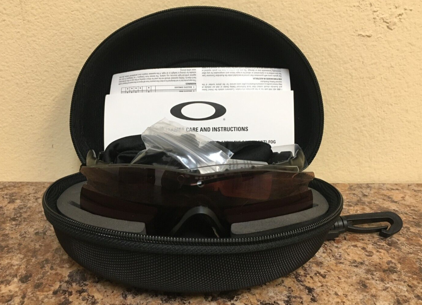Pre-owned Oakley Oo9213-0732 Si M 2.0 Matte Black Frame With Clear, Tr22 & Tr45 Lenses In Multicolor