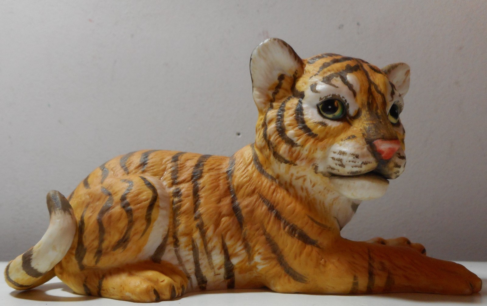 Vintage 1981 River Shore RJ Brown Kalina Tiger Cub figurine realistic details