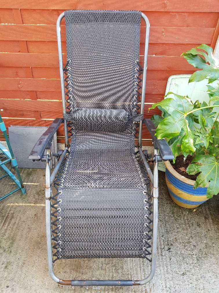 Garden lounger X2 and large brolly in Bridgwater, Somerset Gumtree