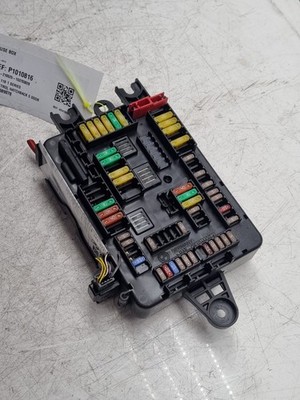 BMW 1 SERIES F20 BODY CONTROL FUSE BOX 9261111 2015-2019