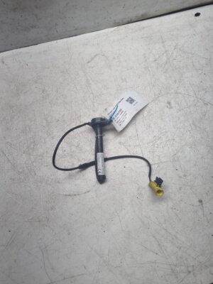 MERCEDES A CLASS W176 FRONT RIGHT PEDESTRIAN BONNET ACTUATOR 1179061000 2012-18