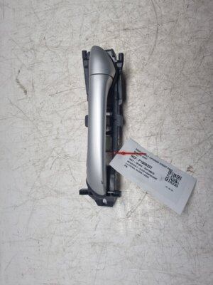 MERCEDES C CLASS W203 DOOR HANDLE EXTERIOR FRONT LEFT SILVER 2000-2002