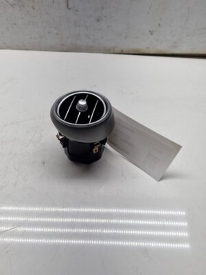 MERCEDES C CLASS W205 DASHBOARD CENTRE AIR VENT A2058300301 2015-2020