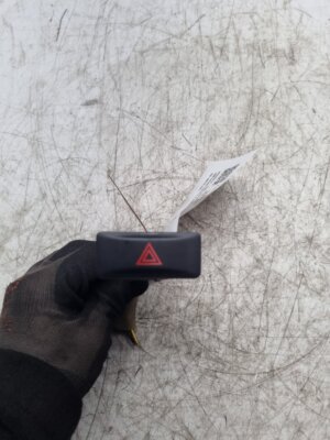 NISSAN X TRAIL T31 MK2 HAZARD SWITCH 25290JG000 2007-2013